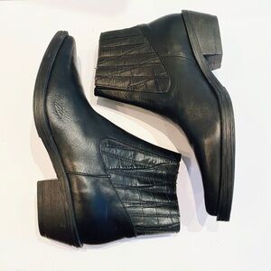 NWOT EMANUELE CRASTO Black Leather Ankle Boots